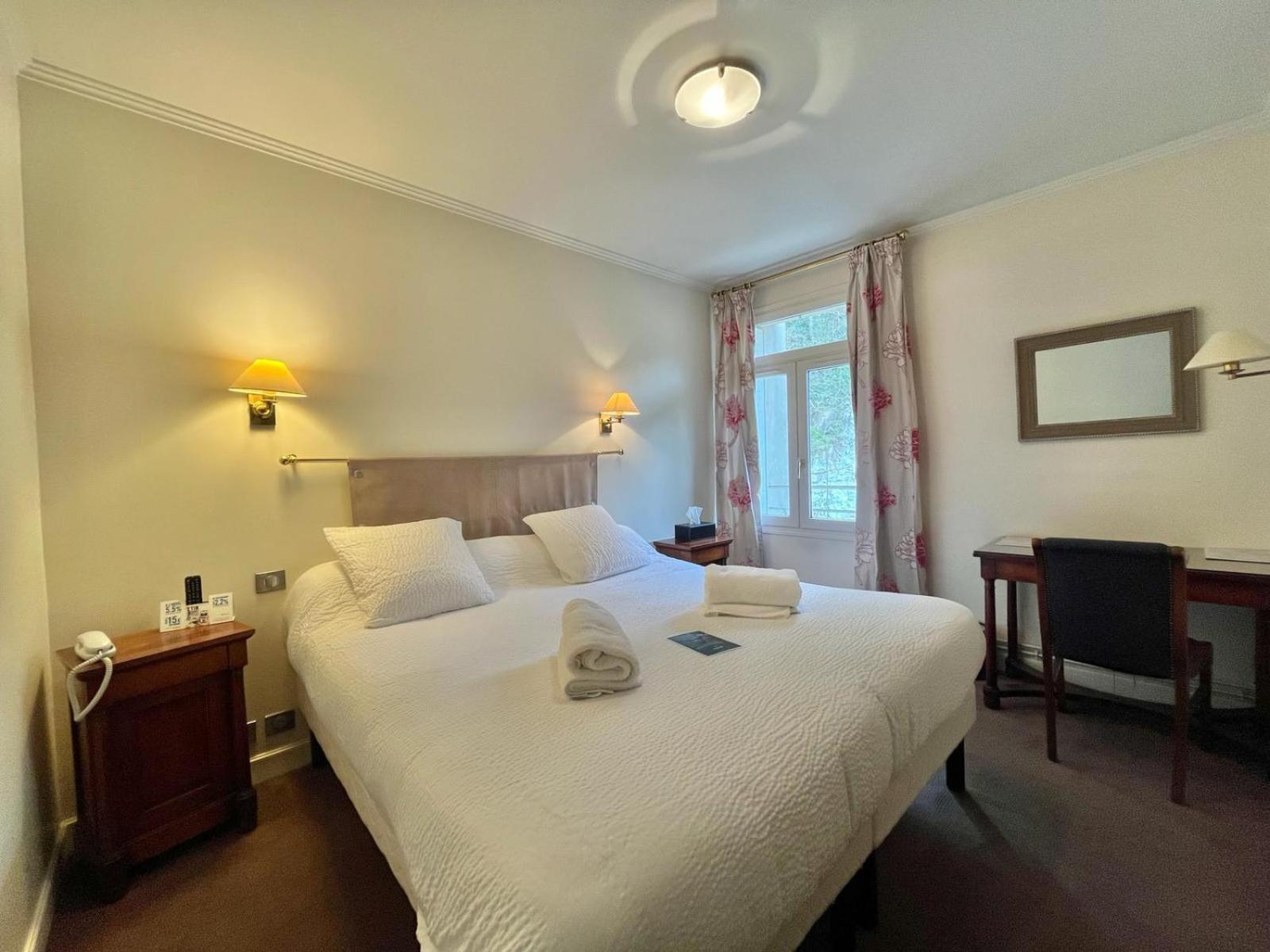 Logis Hotel Le Rivage Gien Esterno foto