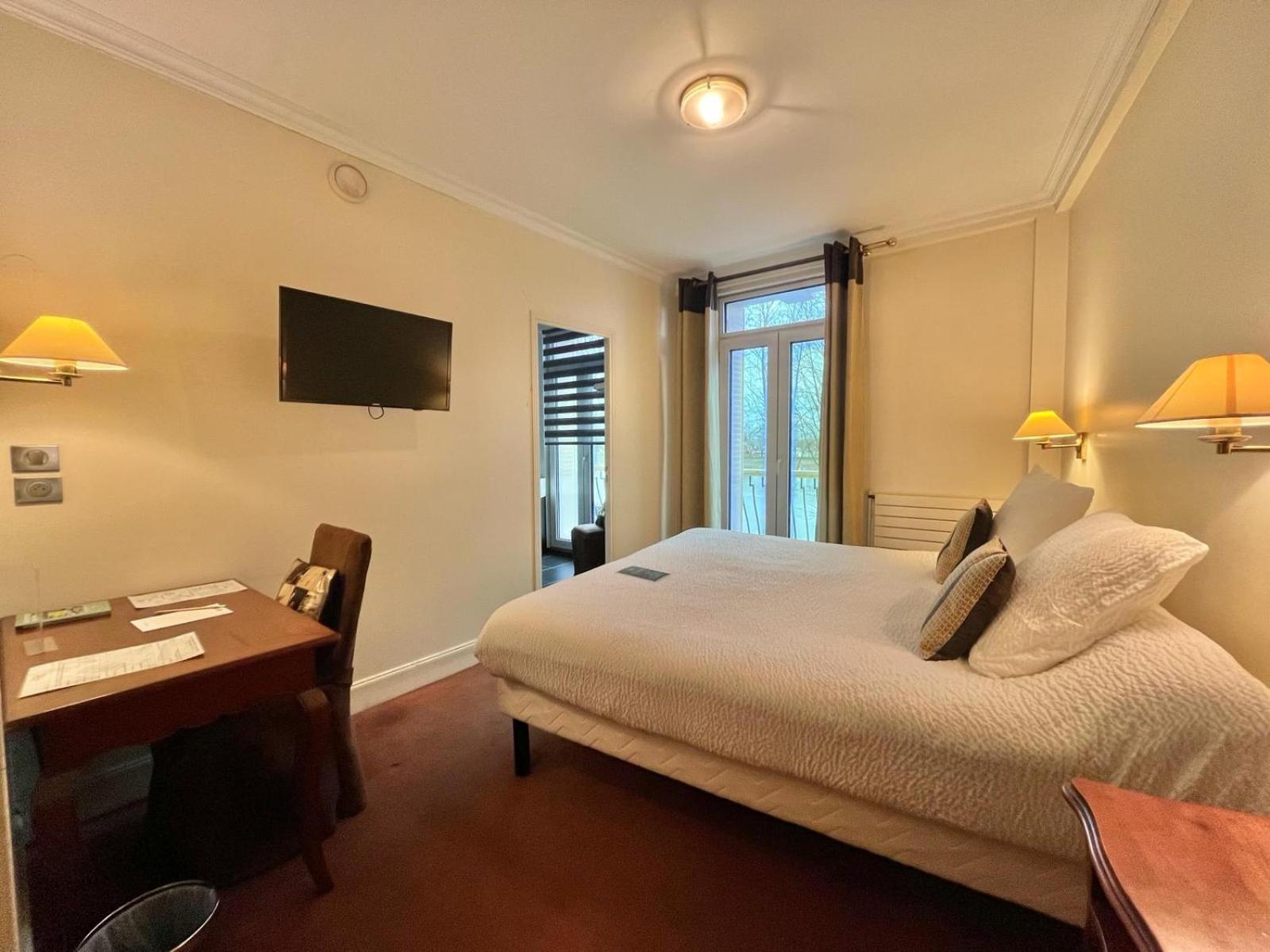 Logis Hotel Le Rivage Gien Esterno foto