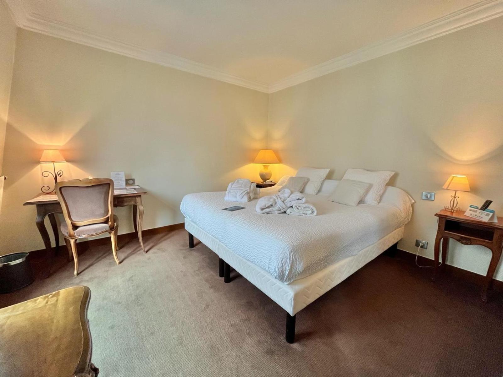 Logis Hotel Le Rivage Gien Esterno foto