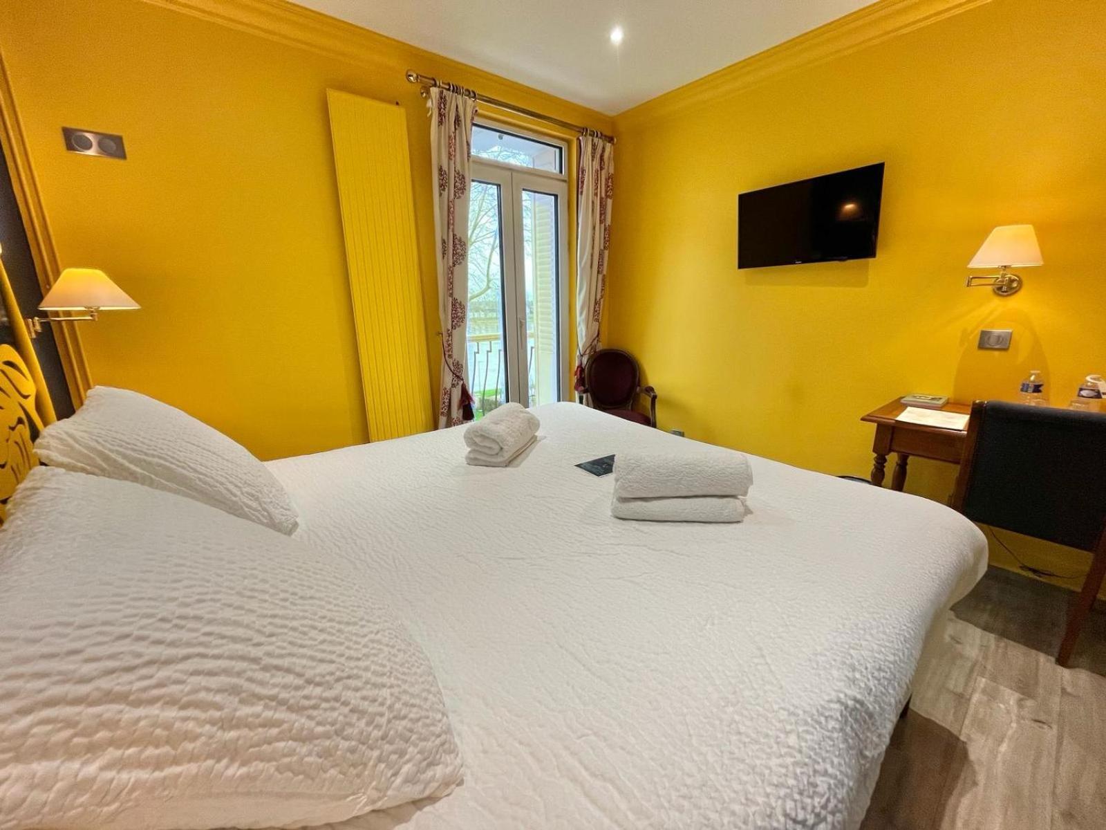 Logis Hotel Le Rivage Gien Esterno foto