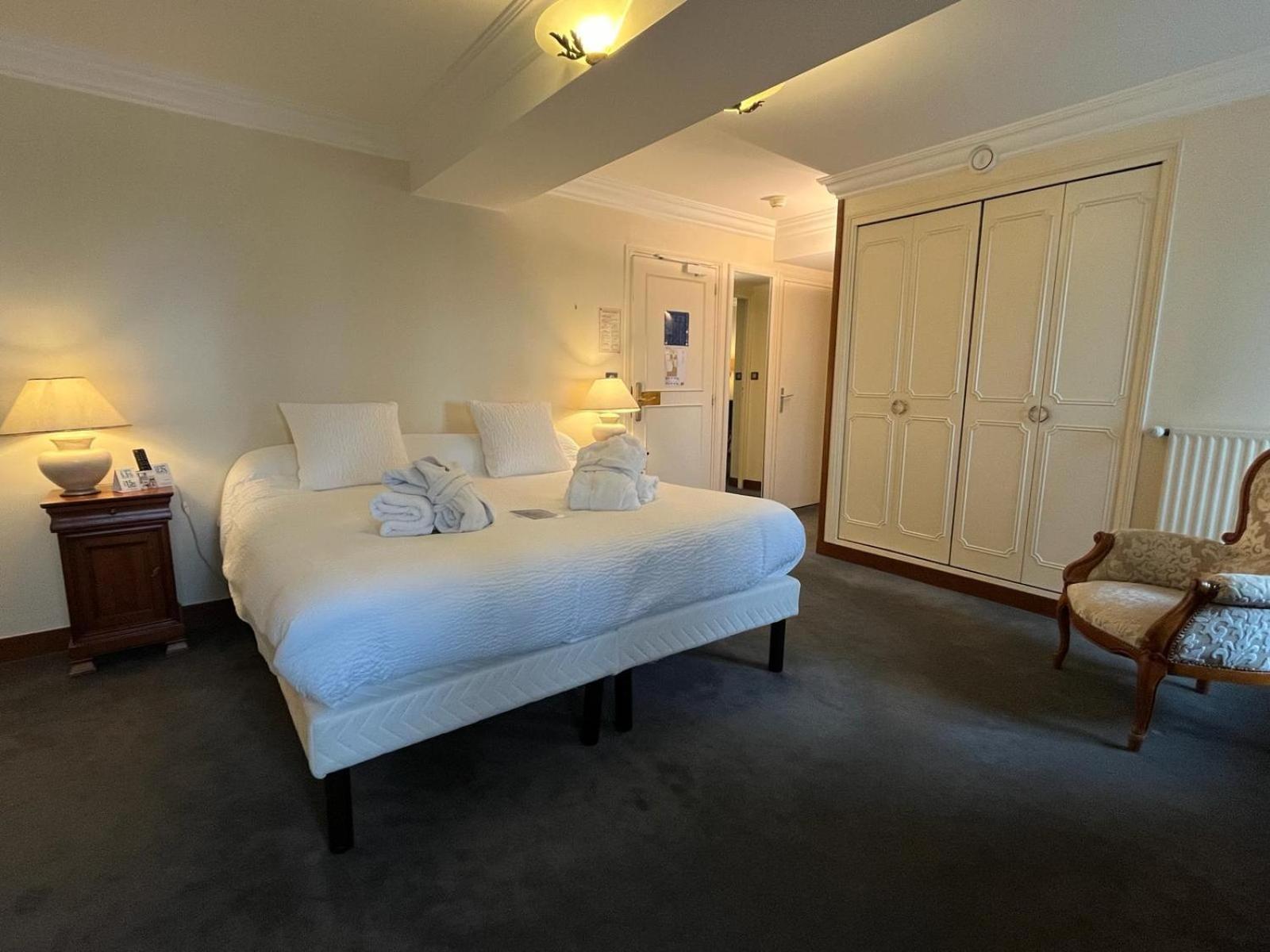 Logis Hotel Le Rivage Gien Esterno foto