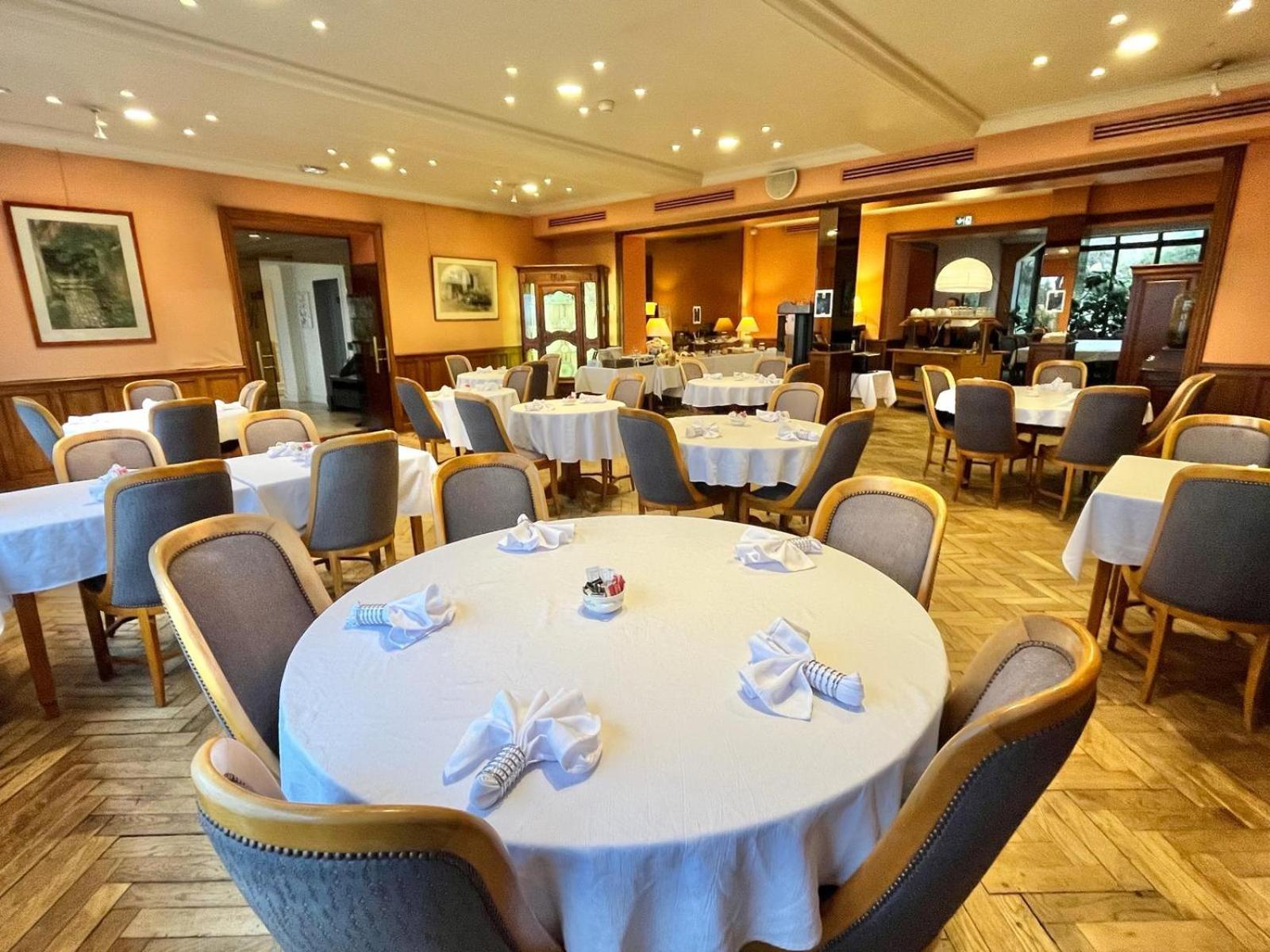 Logis Hotel Le Rivage Gien Esterno foto
