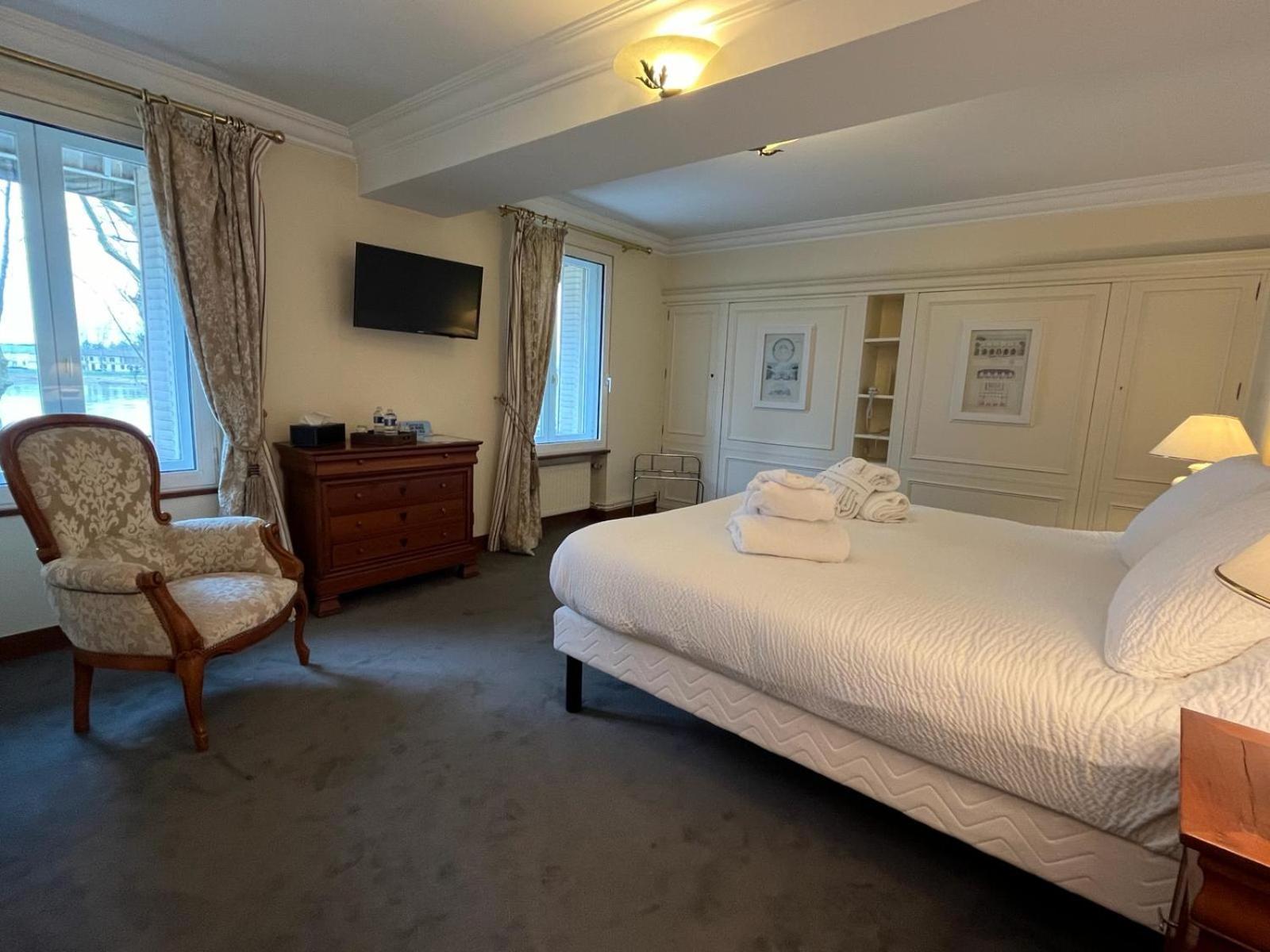 Logis Hotel Le Rivage Gien Esterno foto