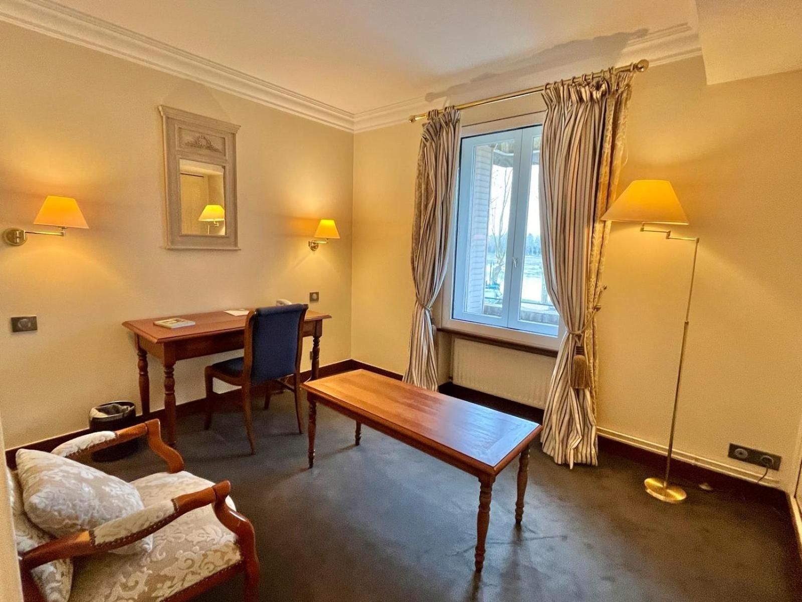 Logis Hotel Le Rivage Gien Esterno foto