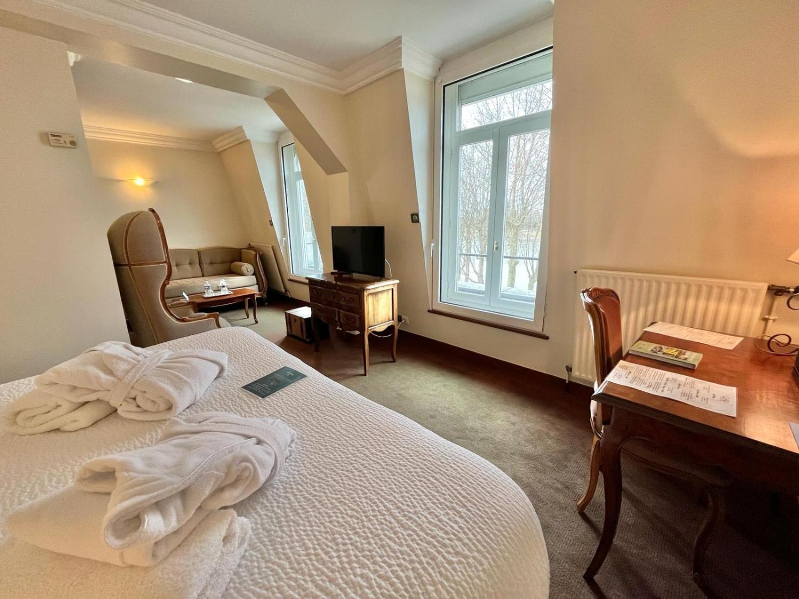 Logis Hotel Le Rivage Gien Esterno foto