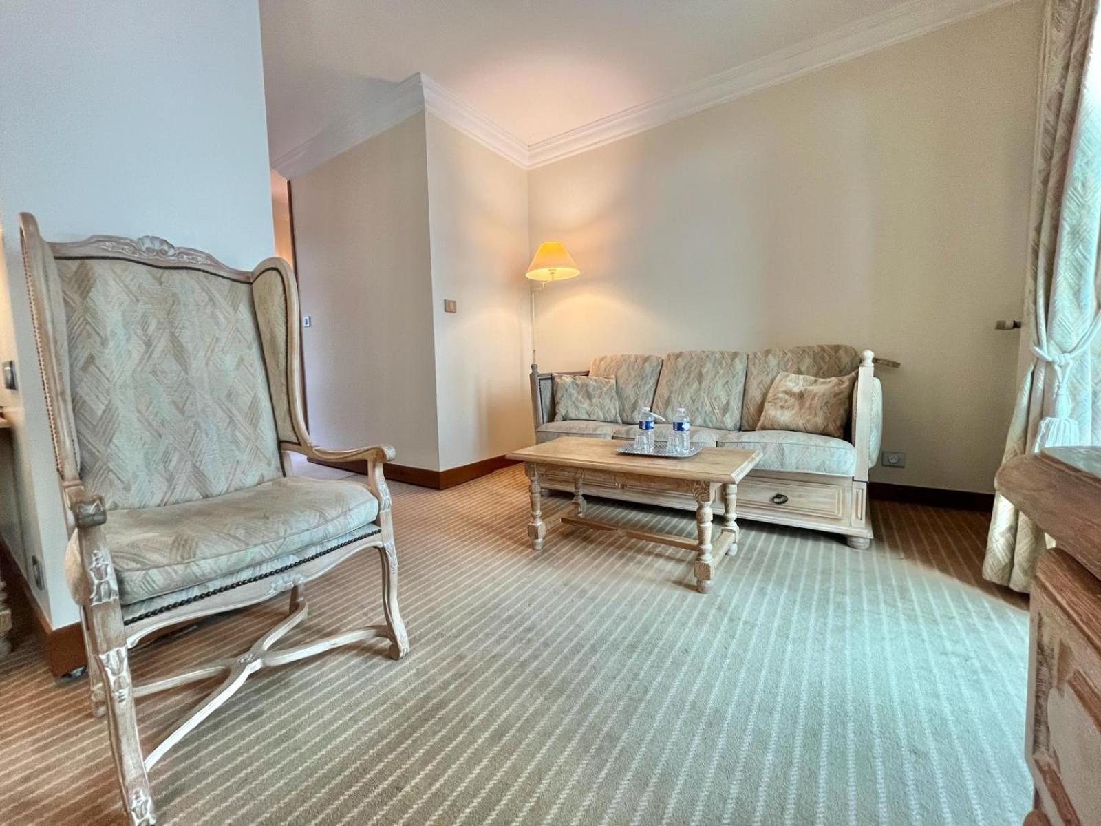 Logis Hotel Le Rivage Gien Esterno foto