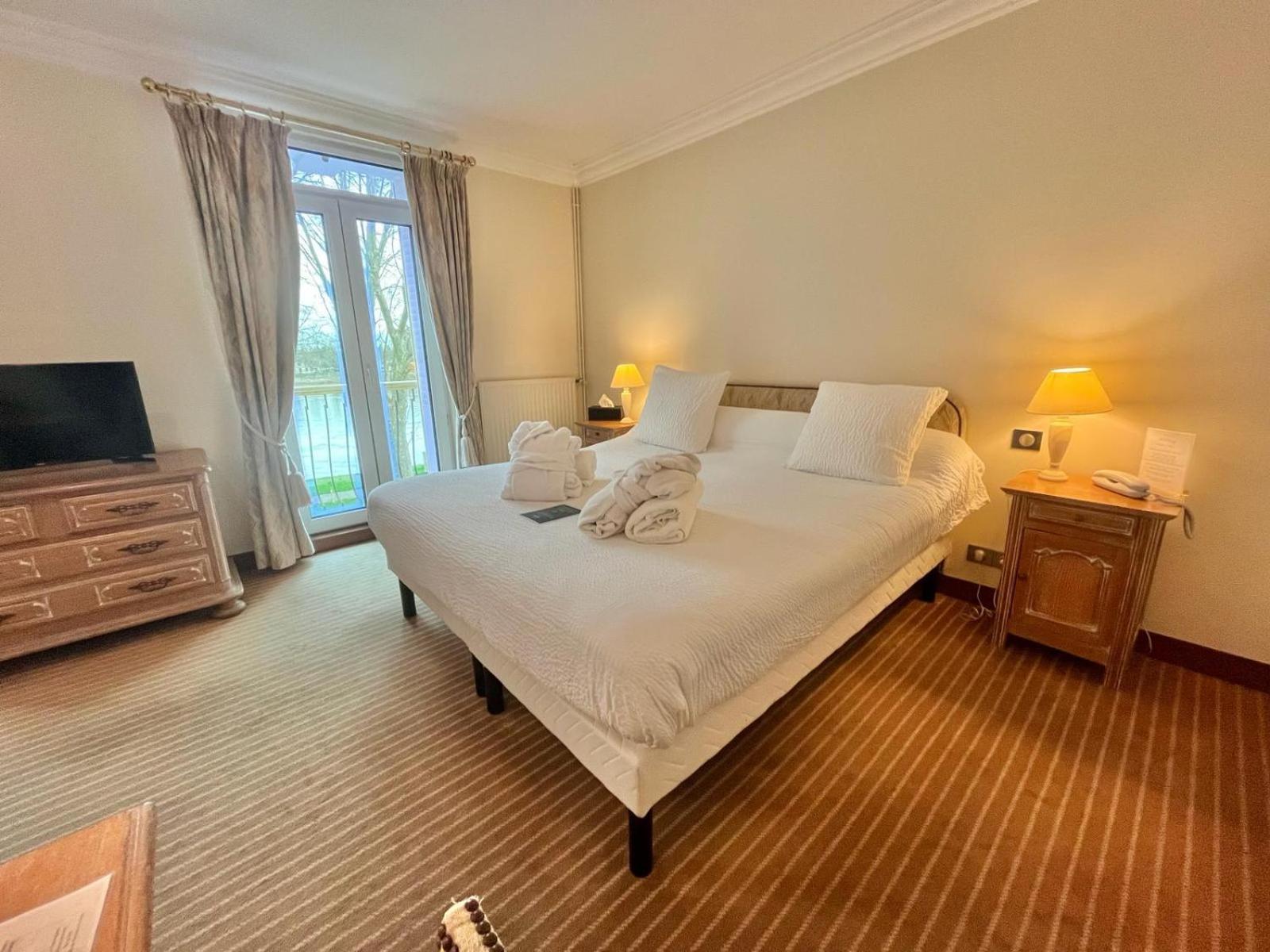 Logis Hotel Le Rivage Gien Esterno foto