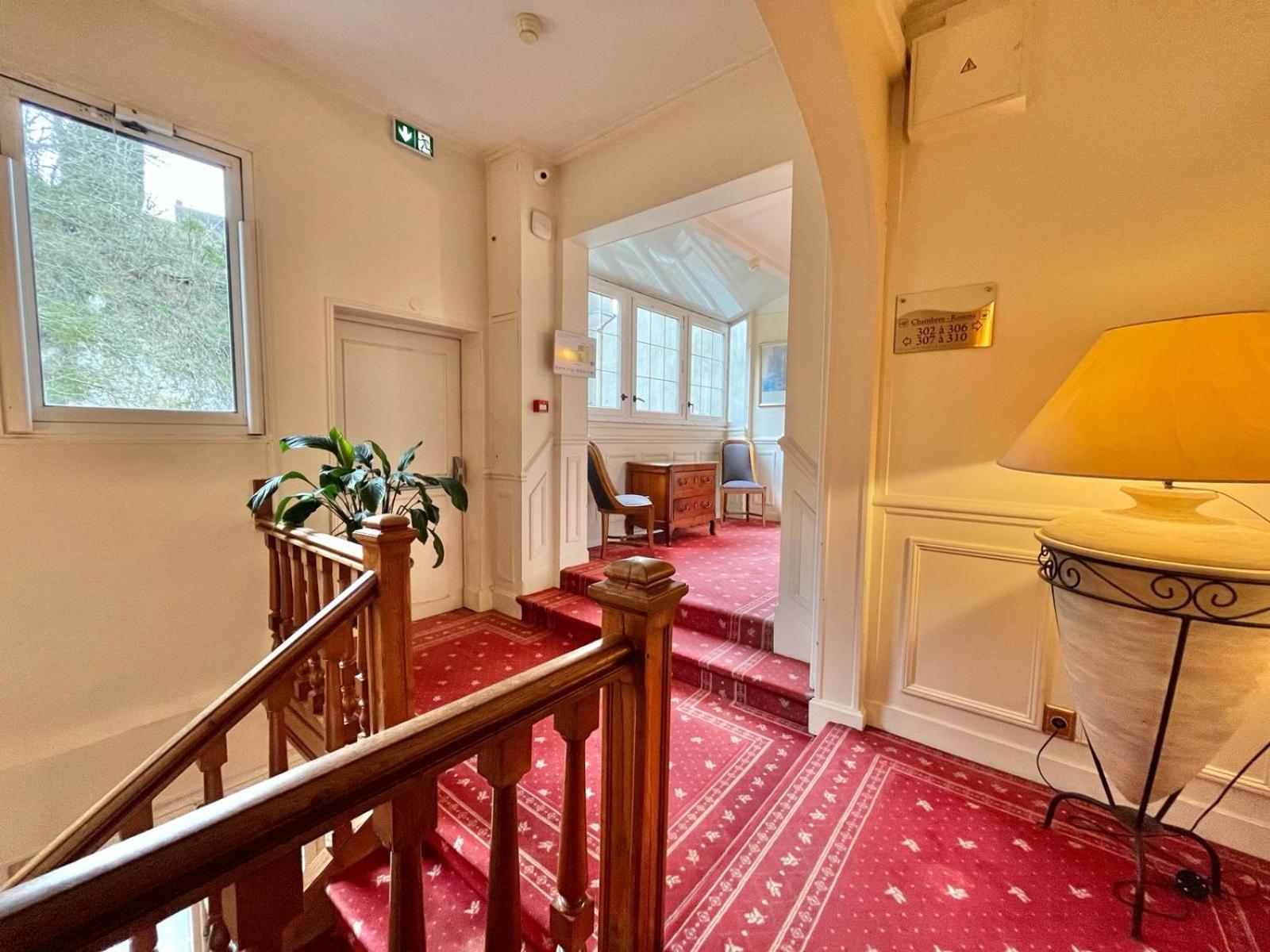 Logis Hotel Le Rivage Gien Esterno foto