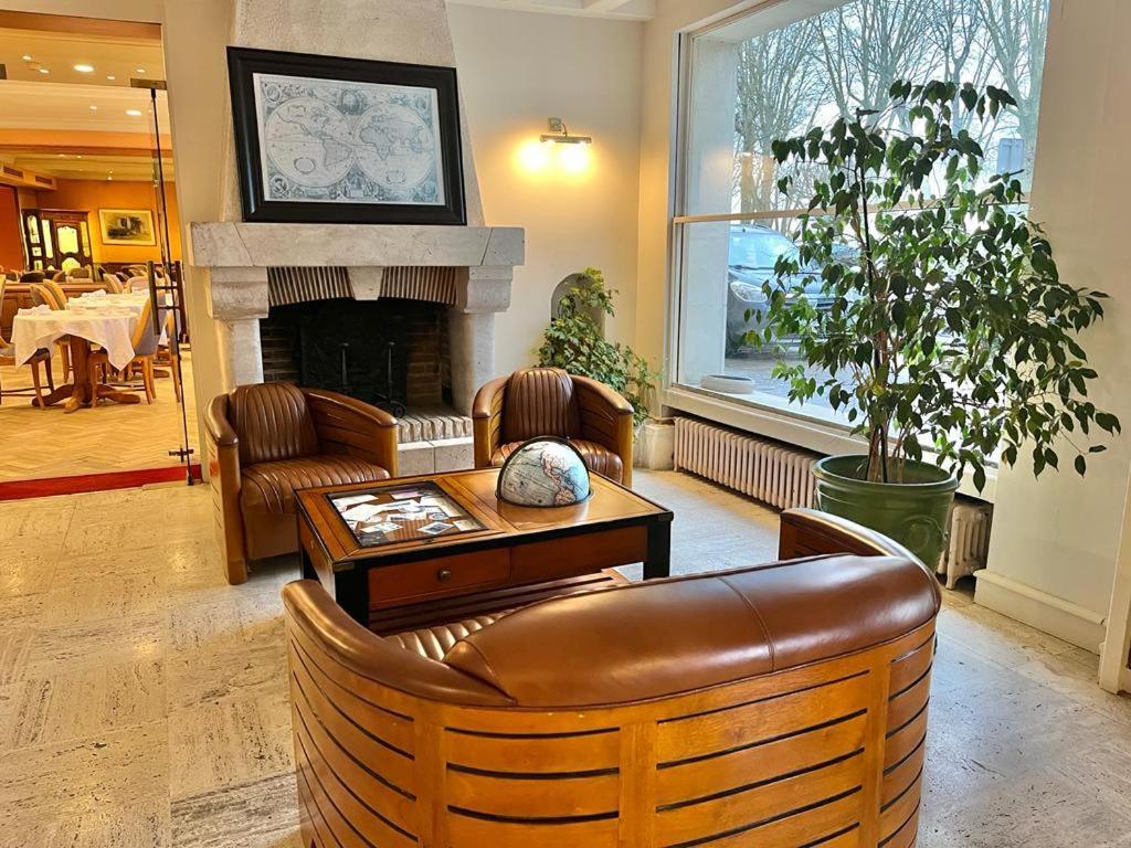 Logis Hotel Le Rivage Gien Esterno foto