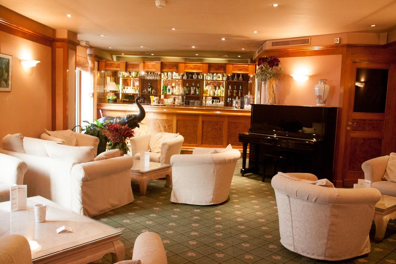 Logis Hotel Le Rivage Gien Esterno foto